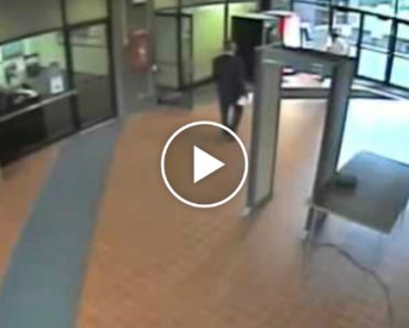 Tenta Roubar Arma Ao Polícia e Ainda Recebe Indeminização Por Agressão
