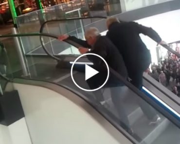 Porque Não Se Deve Subir As Escadas Rolantes Em Sentido Contrário