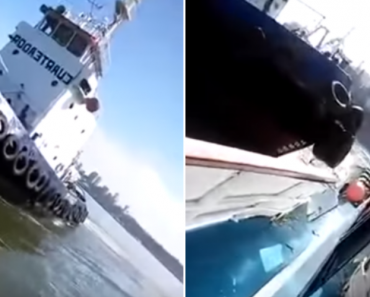Barco Colide Com Ferry Cheio De Passageiros