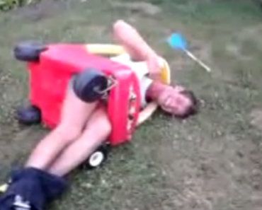 O Que Acontece Quando Um Adulto Alcoolizado Tenta Conduzir Carro Infantil