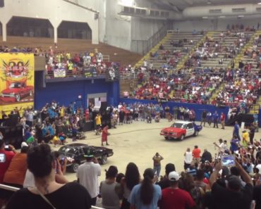 Neste Combate Os Lutadores São Os Carros