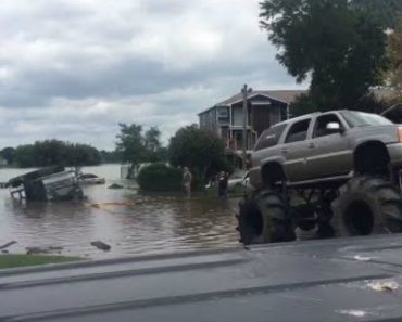 Cheias No Texas Levam Monster Trucks a Ajudar Vítimas Das Inundações