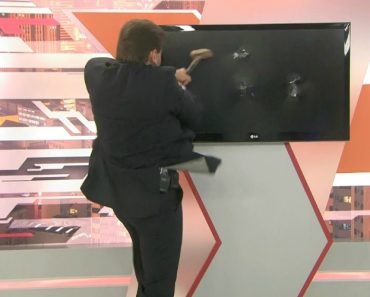 Apresentador Revolta-se Após Várias Falhas Da Equipa e Destrói Cenário Do Programa Em Direto