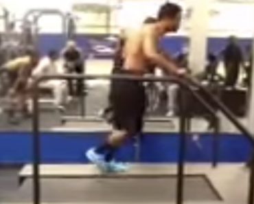 Jogador De Futebol Americano Mostra Como Entrar Num Tapete Rolante a 40km/h