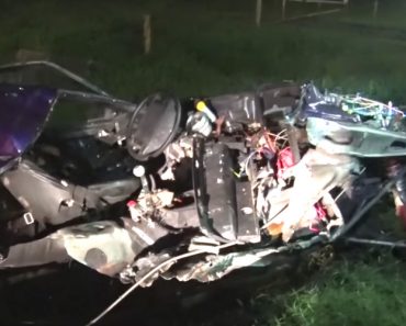 VIDEO: Mustang Fica Cortado Ao Meio Após Acidente Em Corrida Ilegal