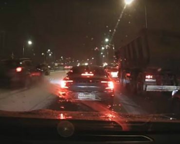 Automobilista Dá-se Mal Ao Tentar Passar à Frente Dos Outros Condutores