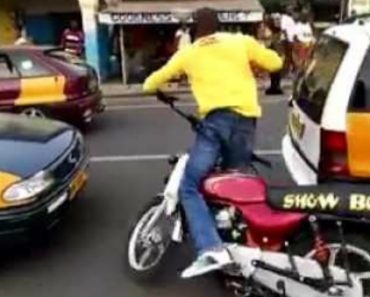 Para Este Homem As Motos São Autênticos Brinquedos Para Este Homem As Motos São Autênticos Brinquedos