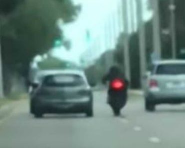 Motociclista Abalroado Por Carro Em Discussão No Trânsito