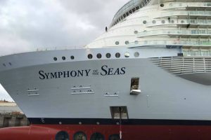 Vídeo Mostra De Perto a Monstruosidade Do Symphony Of The Seas, o Maior Navio De Cruzeiros Do Mundo