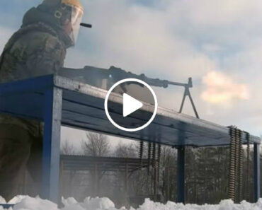 Kalashnikov Submete a Provas Extremas Uma Arma Da Segunda Guerra Mundial