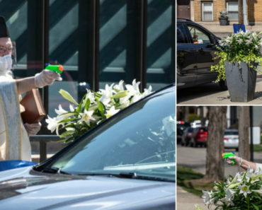 VIDEO: Padre Benze Fiéis Com Pistola De Água Benta VIDEO: Padre Benze Fiéis Com Pistola De Água Benta