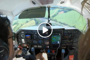 Viajava Com a Mulher Numa Avioneta Quando Teve De Aterrar De Emergência Num Descampado