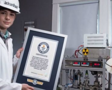 VIDEO: Adolescente Ganha Recorde Do Guinness Ao Criar Um Reator De Fusão Nuclear Na Sua Casa