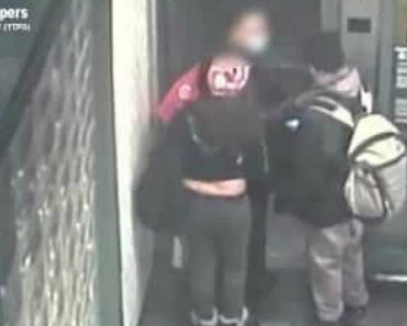VIDEO: Mulher Agredida Por Dois Jovens Por Pedir Que Usassem Máscara Em Elevador