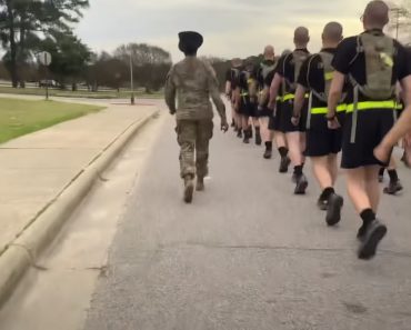 VIDEO: Esta Sargento Americana Tem Melhor Voz Que Muitas Cantoras Profissionais