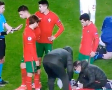 Pedro Gonçalves Faz “Cueca” Ao Árbitro Do Portugal – Inglaterra