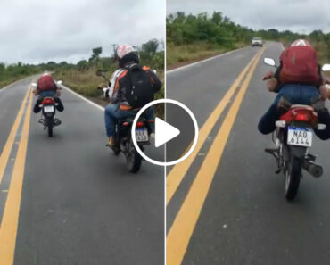 Quando Um Motociclista Ajuda o Outro a Manter-se Alerta Para Os Perigos Da Estrada