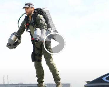 Piloto Mostra Como “Jetpacks” Podem Ser Usados Pela Polícia Piloto Mostra Como “Jetpacks” Podem Ser Usados Pela Polícia
