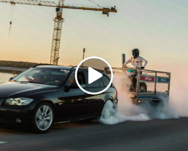 BMW Com 1000Cv Faz Burnout Enquanto Puxa Atrelado Com Moto a Fazer Burnout Em Cima Dele BMW Com 1000Cv Faz Burnout Enquanto Puxa Atrelado Com Moto a Fazer Burnout Em Cima Dele