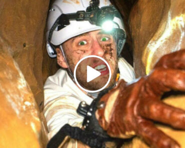 Homem Com Intenso Medo De Espaços Apertados Rasteja Pela Caverna Mais Claustrofóbica Do Mundo