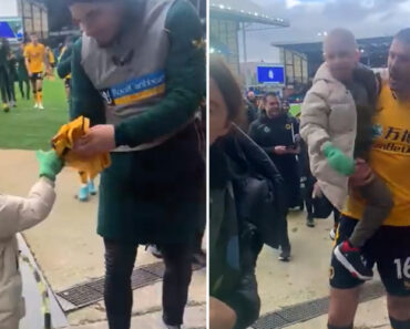 O Gesto Dos Jogadores Do Wolverhampton Que Está a Comover Inglaterra O Gesto Dos Jogadores Do Wolverhampton Que Está a Comover Inglaterra