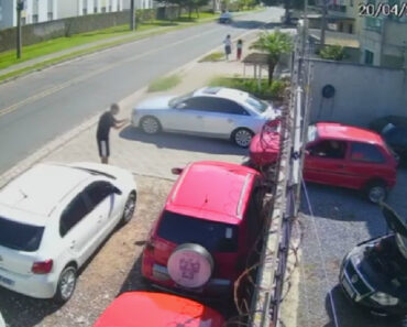 Quando Compras Um Carro e o Momento Em Que o Tiras Do Stand Corre Terrivelmente Mal Quando Compras Um Carro e o Momento Em Que o Tiras Do Stand Corre Terrivelmente Mal