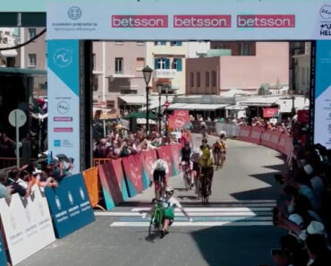 Selim Partiu e Ciclista Caiu Para Trás Ao Celebrar a Vitória… Numa Corrida Que Não Venceu