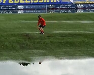 Mais Parecia Um Trampolim: O Estado De Um Relvado Em Itália Após a Chuva