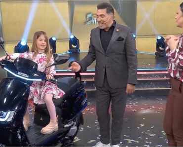 Menina De 6 Anos Sai Disparada De Moto Durante Programa De TV Em Direto