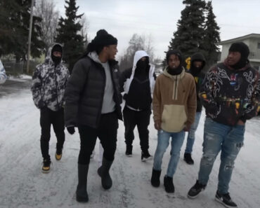 Um Passeio Pelo Bairro Mais Perigoso… Do Alaska Um Passeio Pelo Bairro Mais Perigoso… Do Alaska