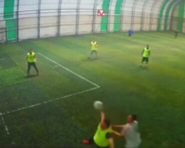 Apenas Uma Jogada Inacreditável Num Jogo Entre “Solteiros e Casados” Apenas Uma Jogada Inacreditável Num Jogo Entre “Solteiros e Casados”