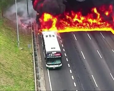 Autocarro Em Chamas “Corta” Trânsito Em Buenos Aires Autocarro Em Chamas “Corta” Trânsito Em Buenos Aires
