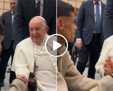 Luva De Pedreiro Pergunta Ao Papa Francisco: “Messi Ou Ronaldo”?