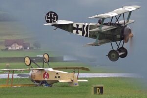 Recriação De Um Combate Aéreo Da Primeira Guerra Mundial Com Tiros Simulados
