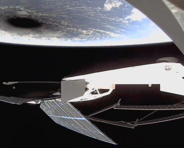 Empresa De Elon Musk Revela Perspetiva Incrível Do Eclipse Solar Total Desde o Espaço