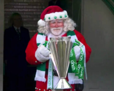 Ver Para Crer: Celtic Recebeu Troféu De Campeão Das Mãos… Do Pai Natal