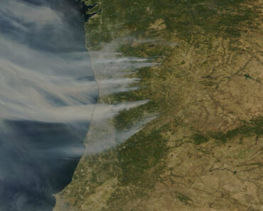 Imagens Da NASA Mostram Nuvem De Fumo Dos Incêndios Em Portugal Imagens Da NASA Mostram Nuvem De Fumo Dos Incêndios Em Portugal
