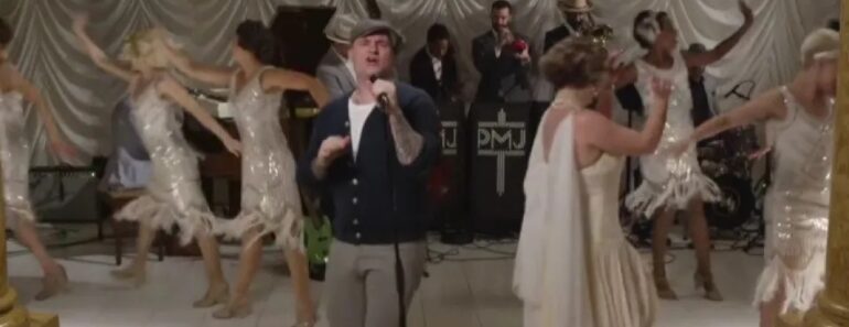 Como Seria o Tema De “Friends” Se Fosse Em 1920? e 1950? Músicos Testaram Como Seria o Tema De “Friends” Se Fosse Em 1920? e 1950? Músicos Testaram