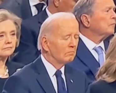 Joe Biden Apanhado a Dormir No Funeral De Jimmy Carter