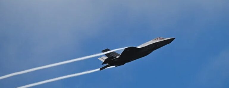 Caça F-35 Dos EUA Despenha-se Em Base Aérea Do Alasca Caça F-35 Dos EUA Despenha-se Em Base Aérea Do Alasca