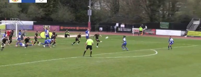 Aliviou Para Onde Estava Virado e Chegou Ao Hat-Trick Com Remate… De Uma Área à Outra Aliviou Para Onde Estava Virado e Chegou Ao Hat-Trick Com Remate… De Uma Área à Outra