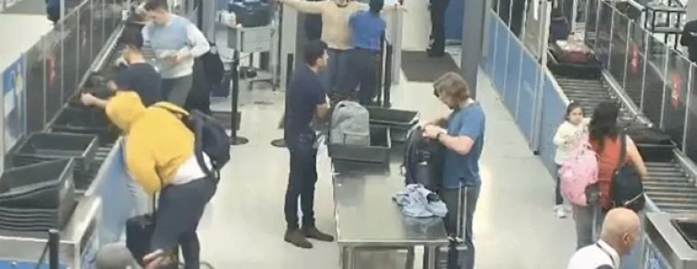 Cidadã Russa Entra Em Voo Norte-Americano Sem Bilhete… e Há Vídeo Cidadã Russa Entra Em Voo Norte-Americano Sem Bilhete… e Há Vídeo