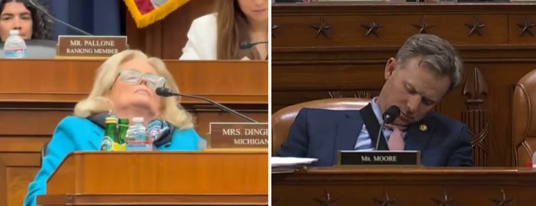 “Que Anedota”. Democrata e Republicano Fazem Sesta Durante Debate “Que Anedota”. Democrata e Republicano Fazem Sesta Durante Debate