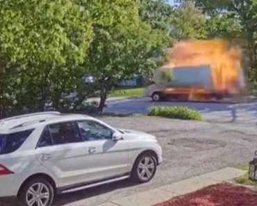 Carrinha Explode Em Bairro De Chicago. Fez Um Ferido e Danificou 4 Casas Carrinha Explode Em Bairro De Chicago. Fez Um Ferido e Danificou 4 Casas