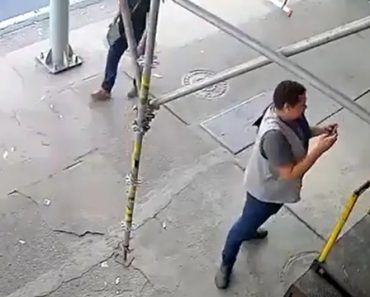 Homem Escapa Ileso Após Marquise Desabar No Rio De Janeiro