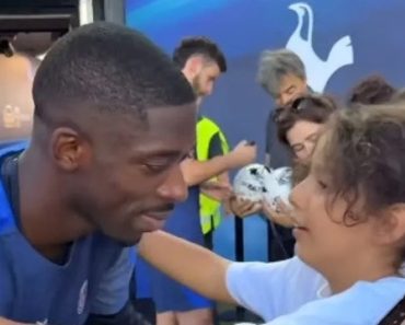 Jogadores Do PSG Surpreendem Jovens Com Estes Gestos Jogadores Do PSG Surpreendem Jovens Com Estes Gestos