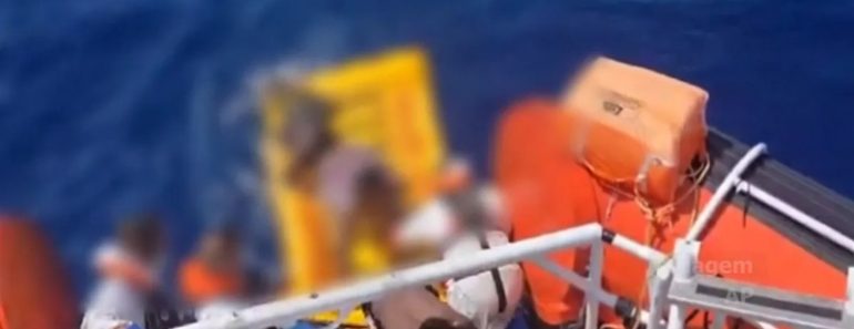 Guarda Costeira Italiana Resgata Sobreviventes Após Naufrágio Que Matou 26 Pessoas Ao Largo De Lampedusa Guarda Costeira Italiana Resgata Sobreviventes Após Naufrágio Que Matou 26 Pessoas Ao Largo De Lampedusa