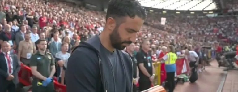 Dos Aplausos Ao Silêncio Total. Diogo Jota Recordado No United-Arsenal Dos Aplausos Ao Silêncio Total. Diogo Jota Recordado No United-Arsenal