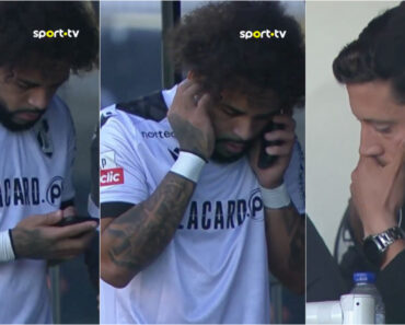 Jogador Do Vitória Esteve Ao Telemóvel Com o Treinador Antes De Entrar Em Campo Jogador Do Vitória Esteve Ao Telemóvel Com o Treinador Antes De Entrar Em Campo