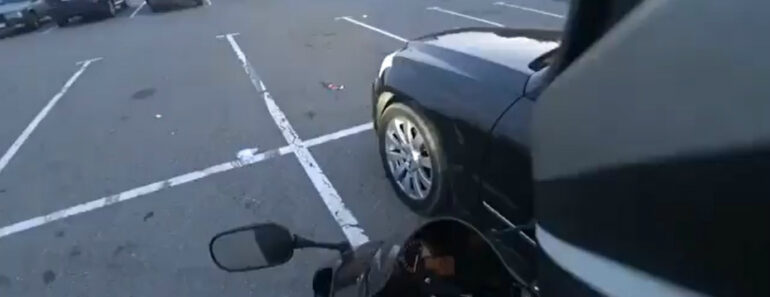 Condutor De Bentley Deixa Lixo No Chão e Motociclista Vai Atrás Dele Para Lhe Devolver o Saco Condutor De Bentley Deixa Lixo No Chão e Motociclista Vai Atrás Dele Para Lhe Devolver o Saco